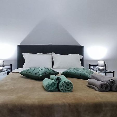 Modern Apartment In Itea Esterno foto