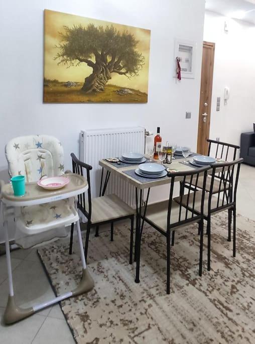Modern Apartment In Itea Esterno foto